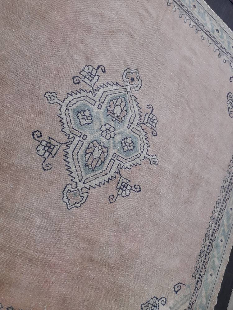 SQUARE RUG Antique 9.5 x 9.5 Rug TURKISH Oushak Rug Vintage Rug Wool Antique Rug Hand Made Rug Vintage Oriental Rug Natural Wool and Dye