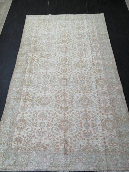 Vintage Turkish Rug 5.9 x 10. 3 Muted Vintage Persian Rug Muted Vintage Rug Wool Muted Oushak Rug Hand Made Rugs Vintage 6x10 Turkish Rug