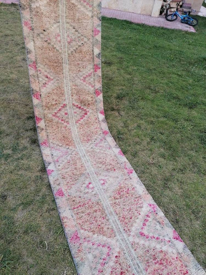 2.7 x 10.9 Vintage turkish runner, high pile runner, hallway runner,  turkish handmade wool rug, kitchen rug, oushak rug