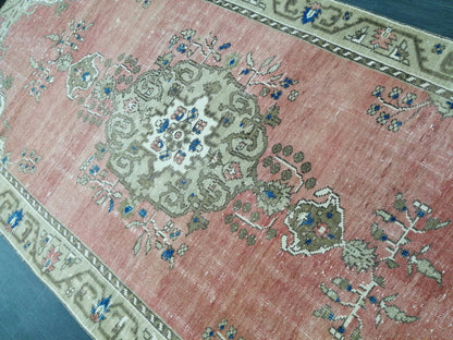 8.7 x 4.6 OUSHAK RUG TURKISH Oushak Rug Vintage Oushak Runner Rug Vintage Runner Rug Wool Oushak Rug Hand Made Rugs Vintage Turkish Rug