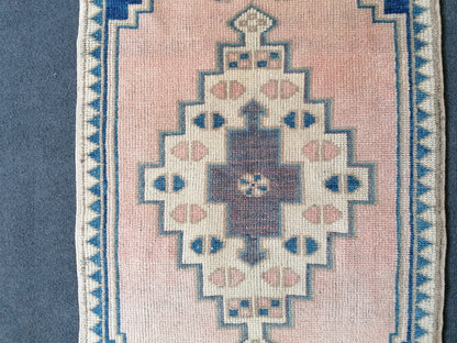 Vintage small rug,turkish rug,oushak rug, entryway rug,kitchen rug,vintage oushak rug, vintage wool rug,unique hand made 2'4x3'4 feet