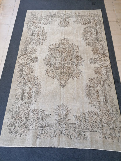 5.7 x 9 Large muted rug  vintage turkish rug, faded oushak vintage rug, kitchen rug, vintage anatolian rug, unique handmade