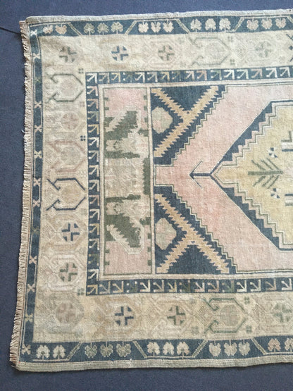 4.1 x 6.5 feet wool anatolian rug, turkish vintage living room rug, Handmade rug, oushak rug