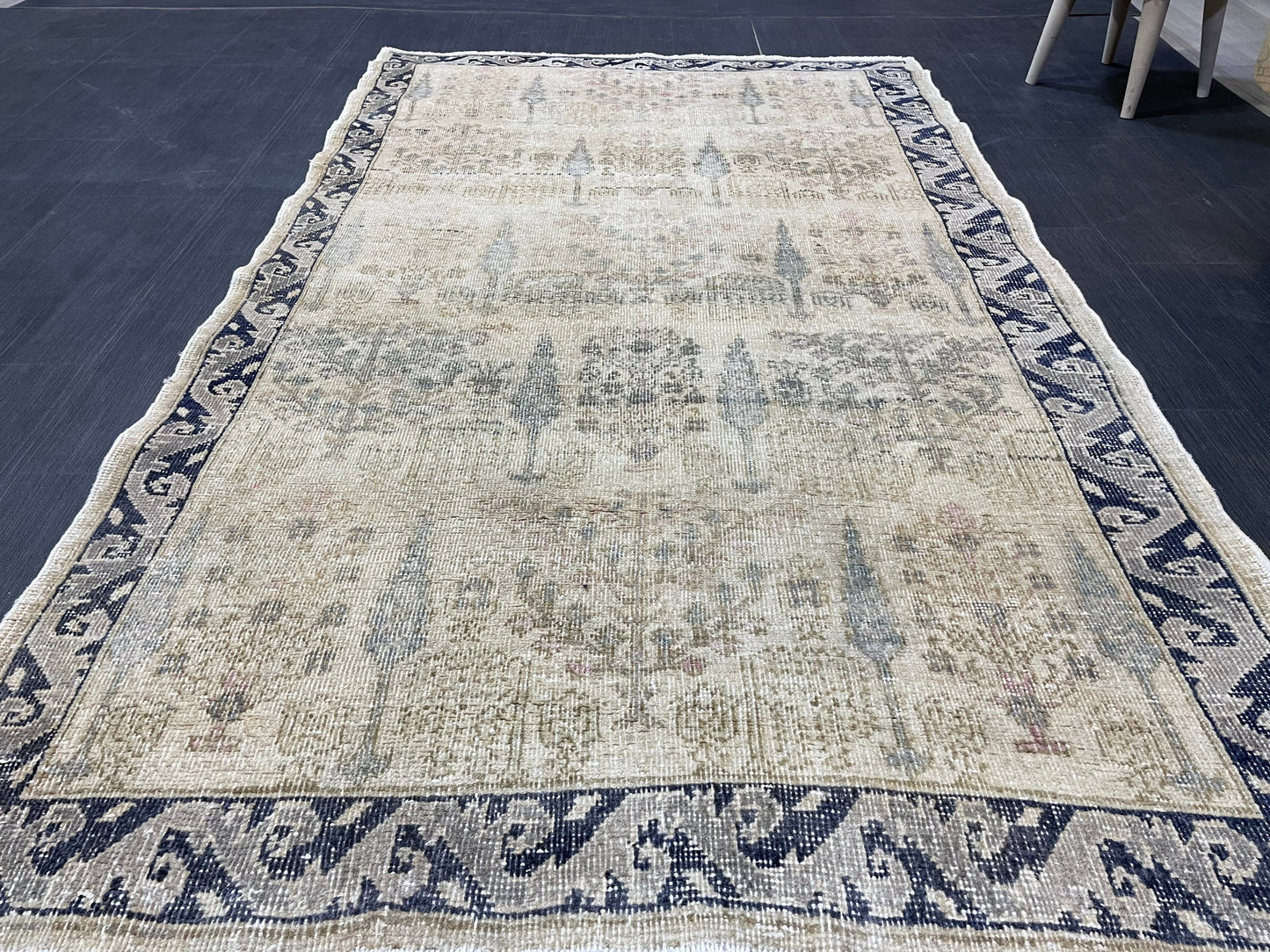 Vintage Rug, Muted Handmade 4 x 6.7  Rug, Natural Wool Oushak Rug Hand Knotted, Vintage Turkish Rug Living Room Rug