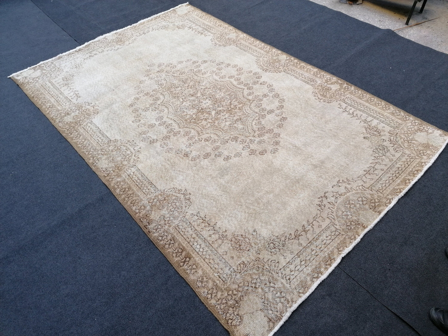 Oushak turkish rug, vintage turkish rug,oushak vintage rug,vintage rug,kitchen rug, vintage anatolian rug,unique hand made bohemian 8'8x5'9