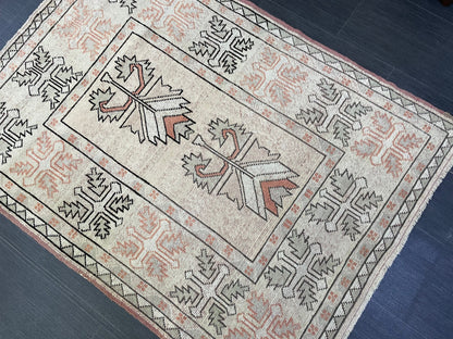 Vintage Rug, Oushak Rug, Wool Handmade  3.5 x 4.9 Rug, Persian Rug, Turkish Rug, Hand Knotted Wool Rug