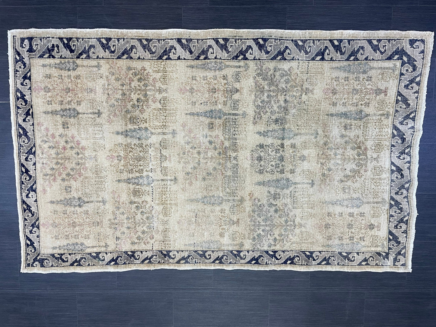 Vintage Rug, Muted Handmade 4 x 6.7  Rug, Natural Wool Oushak Rug Hand Knotted, Vintage Turkish Rug Living Room Rug