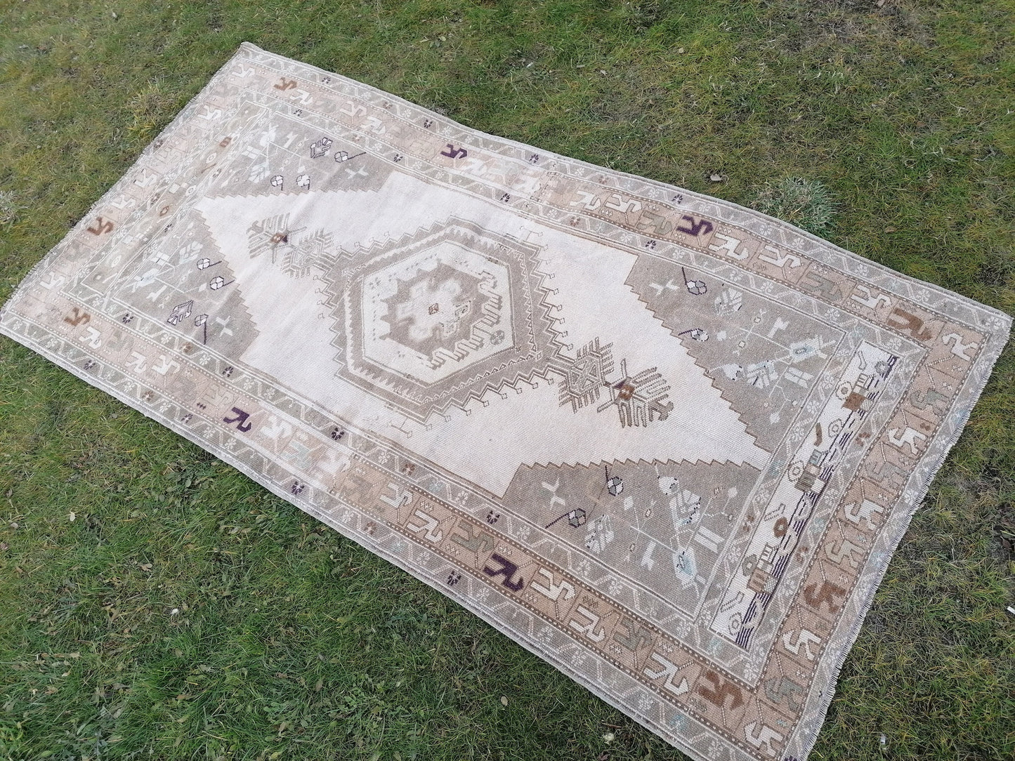 9x4'7 faded vintage turkish rug,oushak vintage kitchen rug,vintage anatolian bohemian rug,unique hand made bohemian