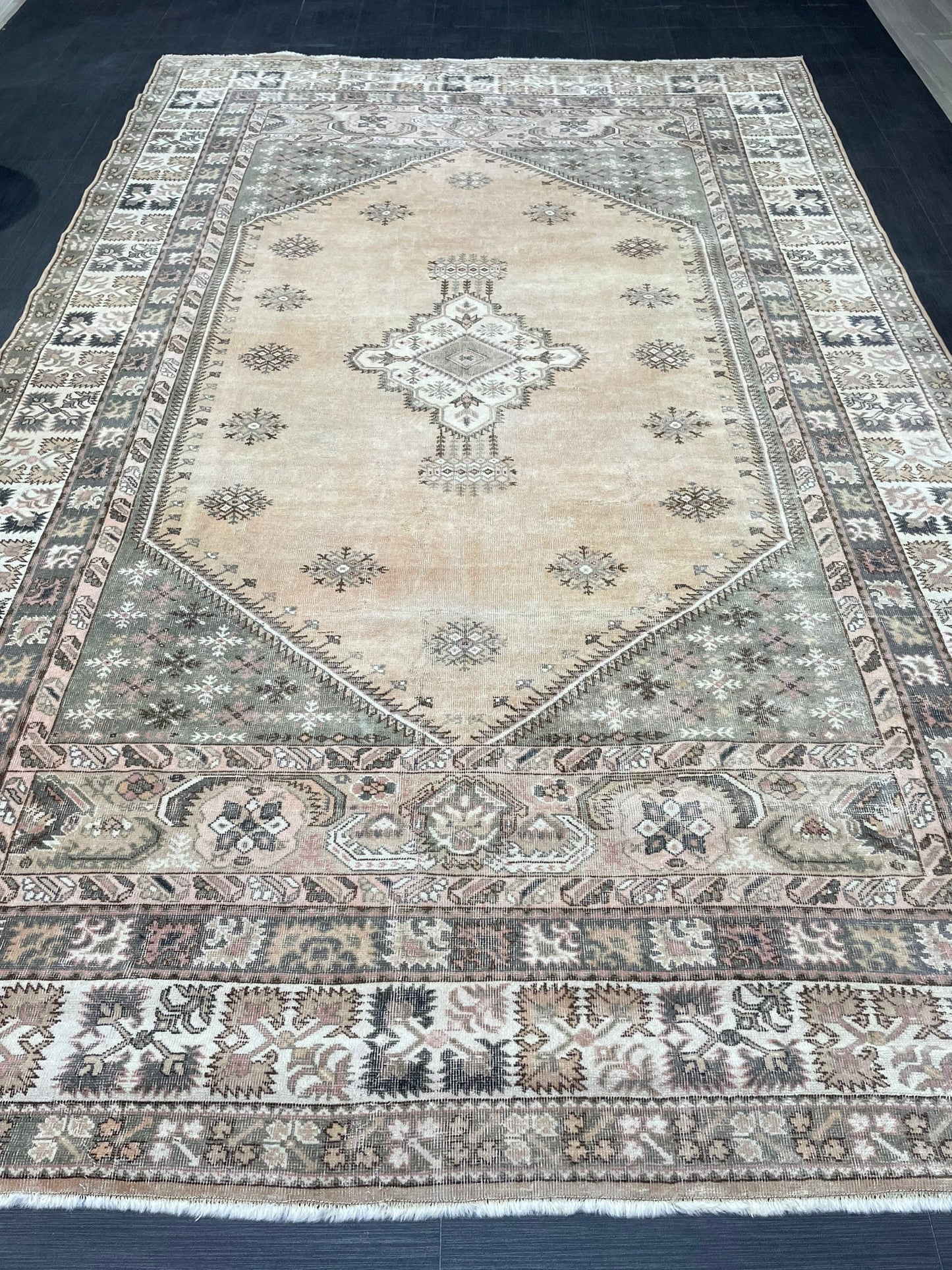 Vintage Rug, Handmade 6.5 x 10 Rug, Vintage Turkish Rug, Oushak Rug, Turkish Oushak Rug, Hand Knotted Soft Wool Rug Distressed Rug