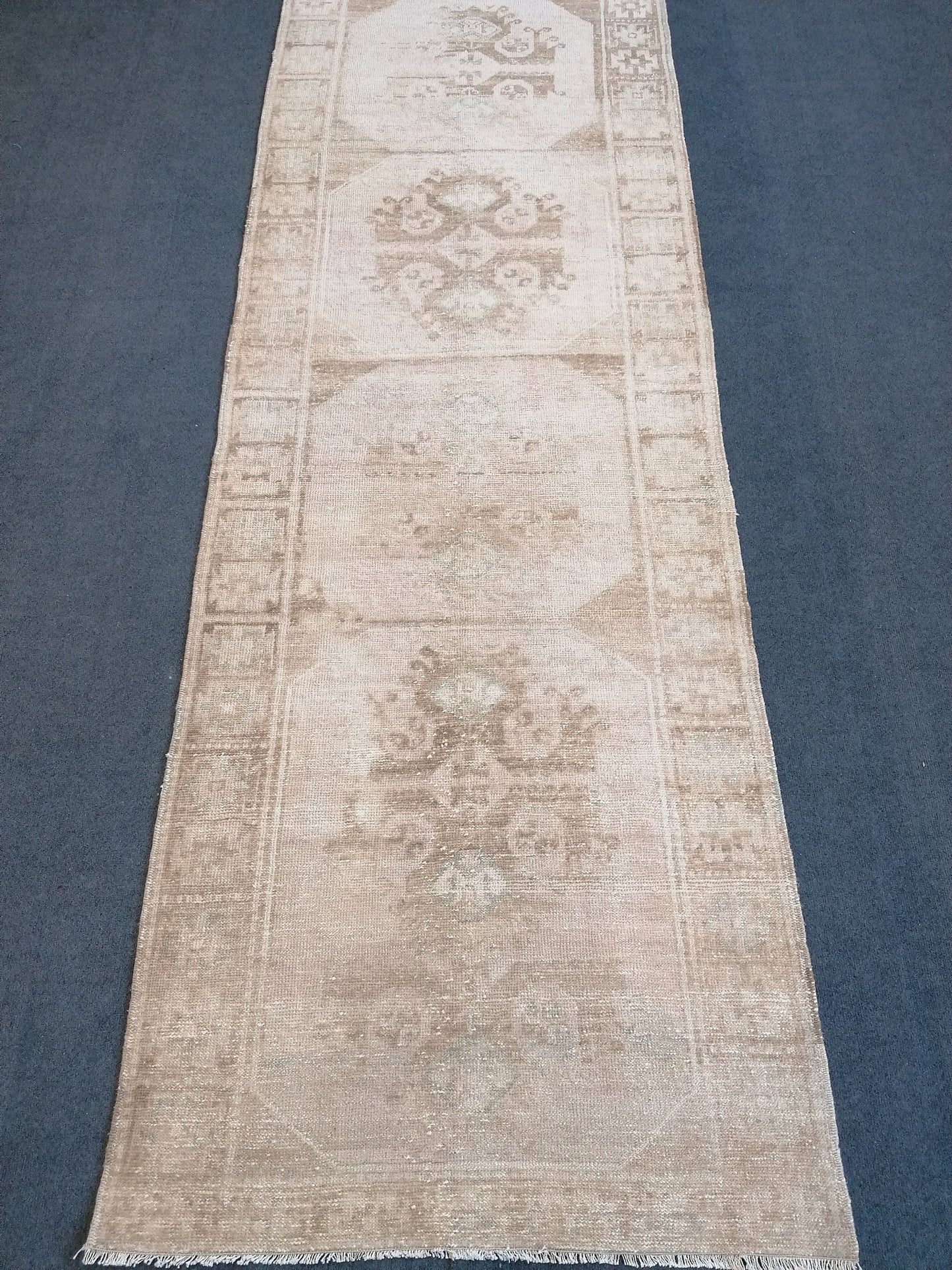 Neutral vintage rug, oushak rug, 3'2x9'2 hallway handmade rug
