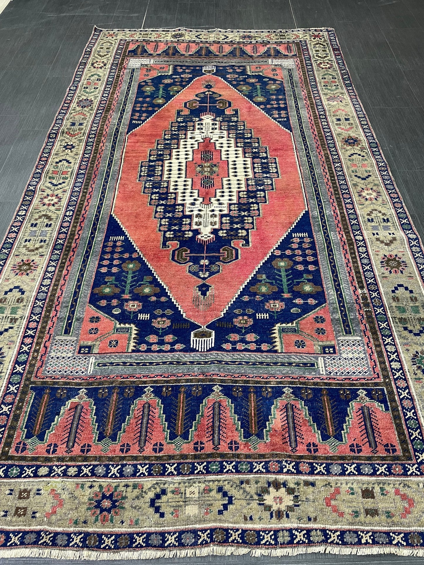 OUSHAK RUG TURKISH Vintage 4.9 x 9 Rug Vintage Oriental Rug Vintage Rug Wool Hand Knotted 5x9 Rug Hand Made Rugs Vintage Turkish Rug