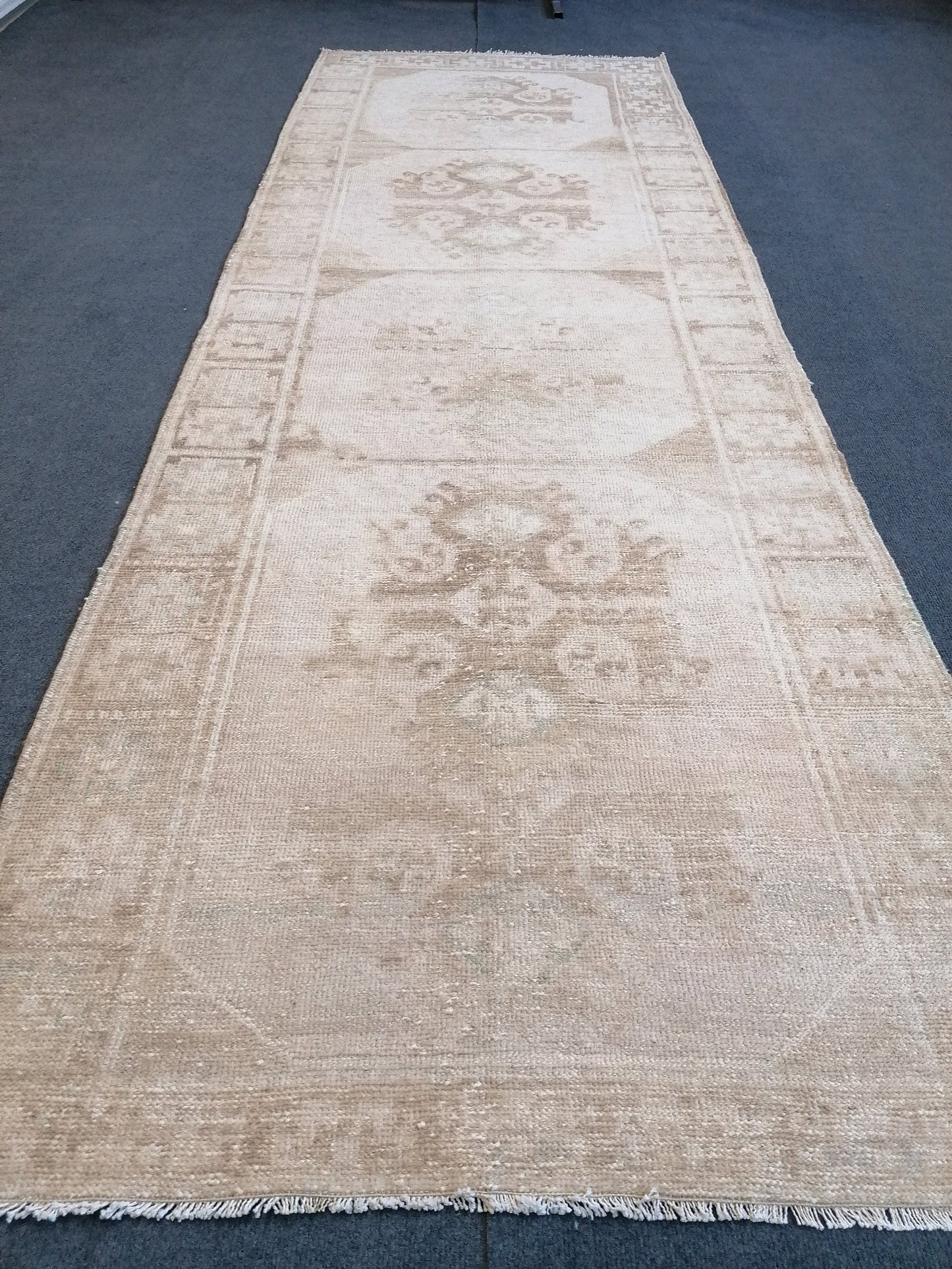 Neutral vintage rug, oushak rug, 3'2x9'2 hallway handmade rug