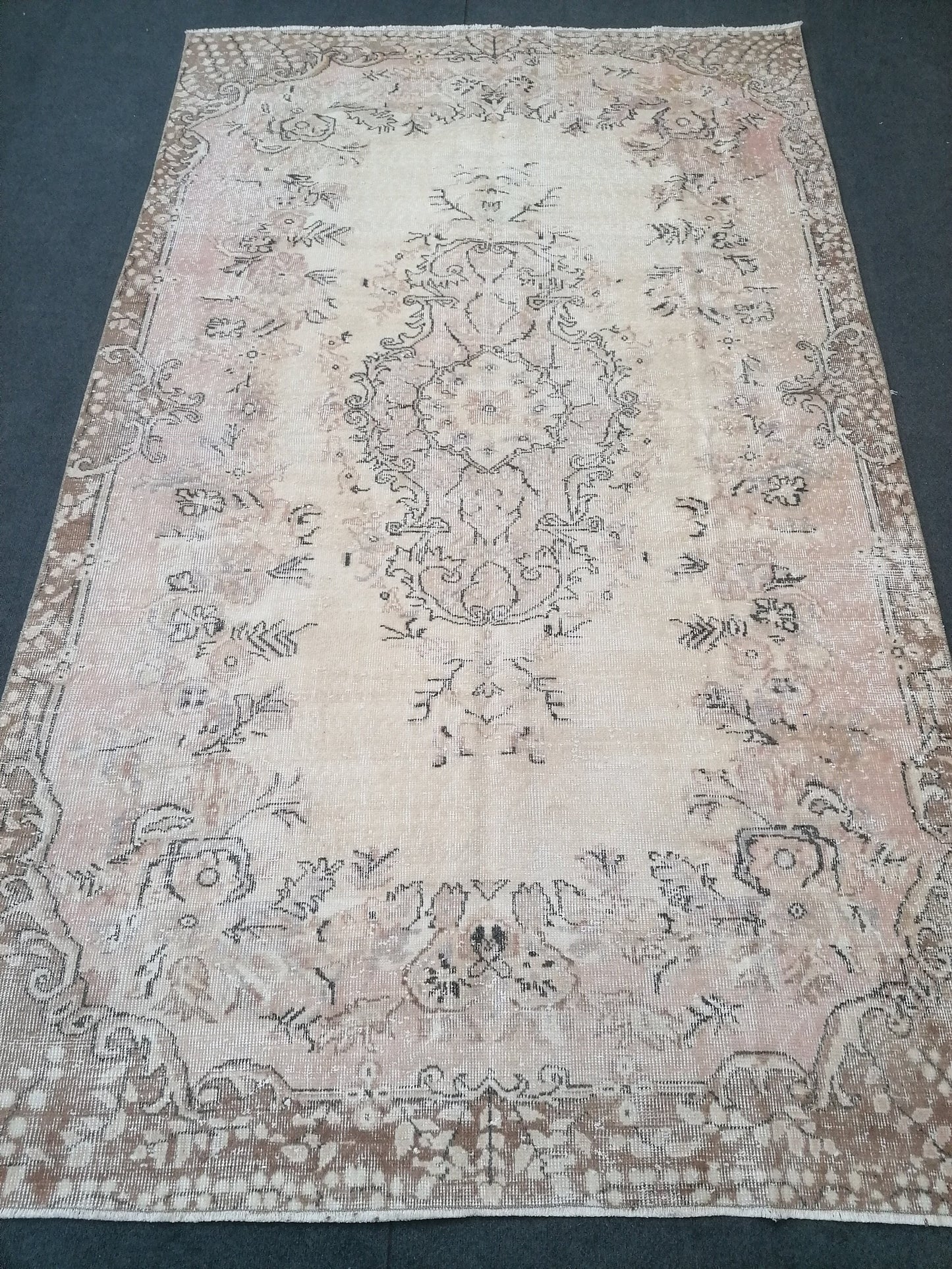 Large turkısh rug 9x5'5 faded vıntage rug, oushak vıntage turkısh rug, anatolian hand made rug,wool rug