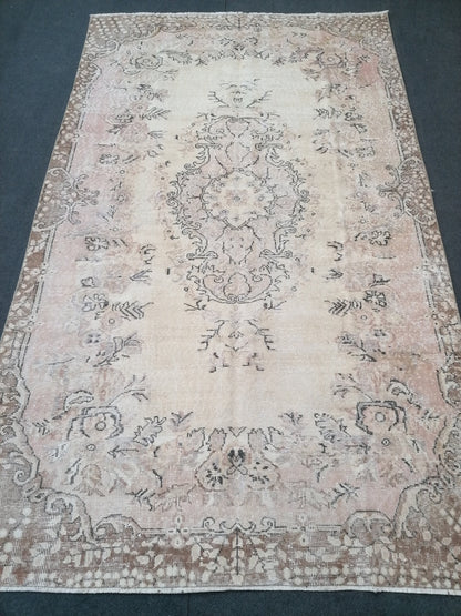 Large turkısh rug 9x5'5 faded vıntage rug, oushak vıntage turkısh rug, anatolian hand made rug,wool rug