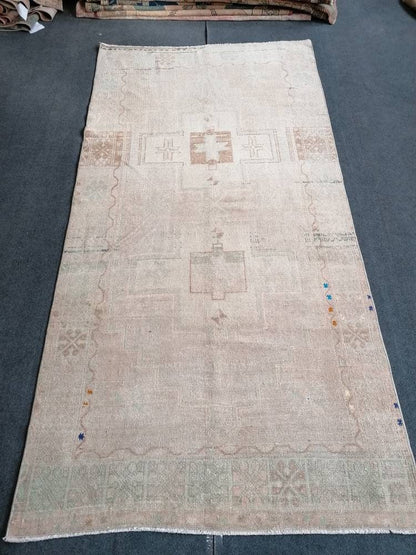 Neatural oushak wool rug, faded vintage rug, hand made rug 3'11x7'8 feet