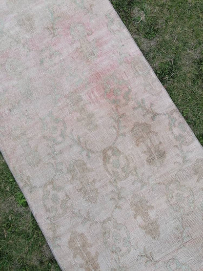 Pastel hallway wool runner rug, muted handmade runner rug 2'7x9'4 bohemian rug, vintage oushak runner, turkish runner rug