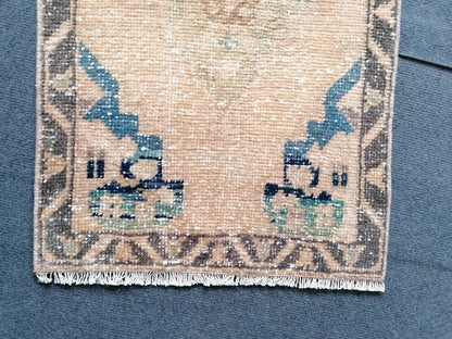 Vintage rug, vintage small turkish rug, hand made wool rug 1'7x3 feet