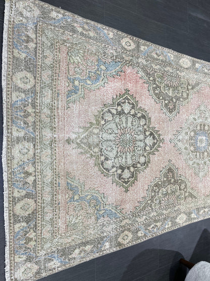 Vintage Runner Rug 4.3 x 9 Persian Runner Rug Wool Oushak Rug Oushak Runner Rug Turkish Runner Pink Kitchen Runner Distressed Hallway Runner