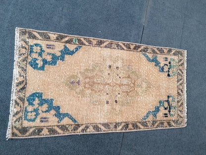 Vintage rug, vintage small turkish rug, hand made wool rug 1'7x3 feet