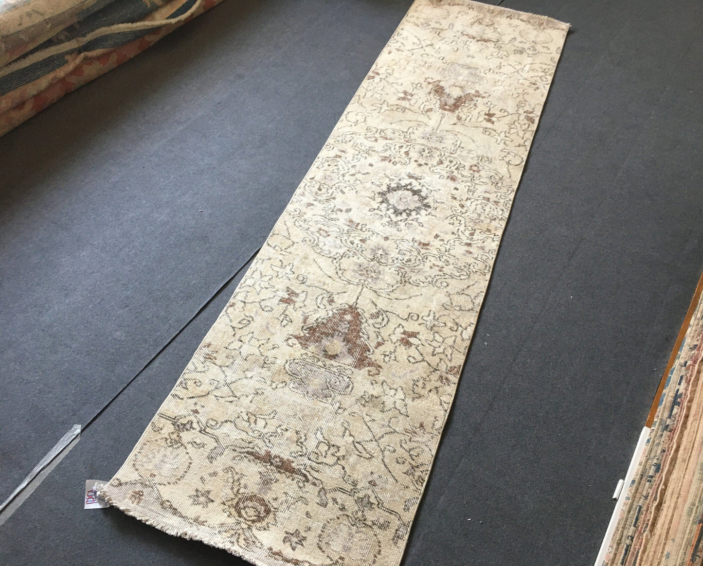 2.6x9 feet natural brown turkish long runner rug, entryway tall runner, vintage faded living room rug, kitchen floor runner, bath mat rug