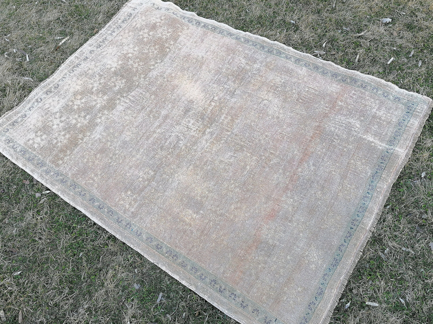 Turkısh neatural muted rug, vıntage wool rug 4'2x6'4 oushak hand made rug