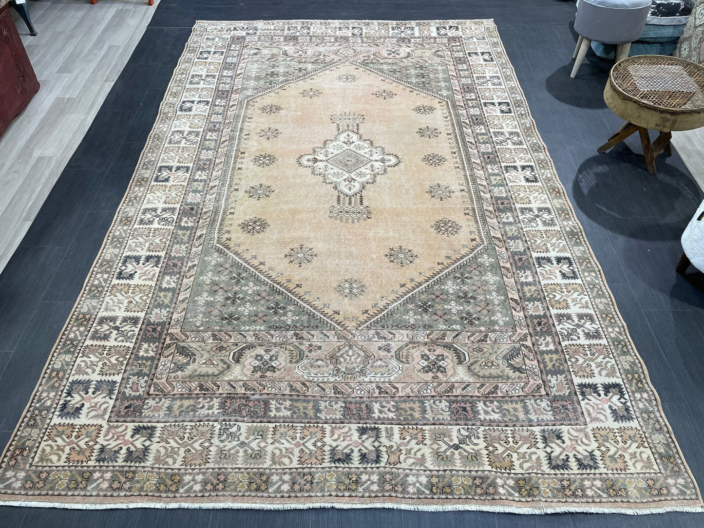 Vintage Rug, Handmade 6.5 x 10 Rug, Vintage Turkish Rug, Oushak Rug, Turkish Oushak Rug, Hand Knotted Soft Wool Rug Distressed Rug