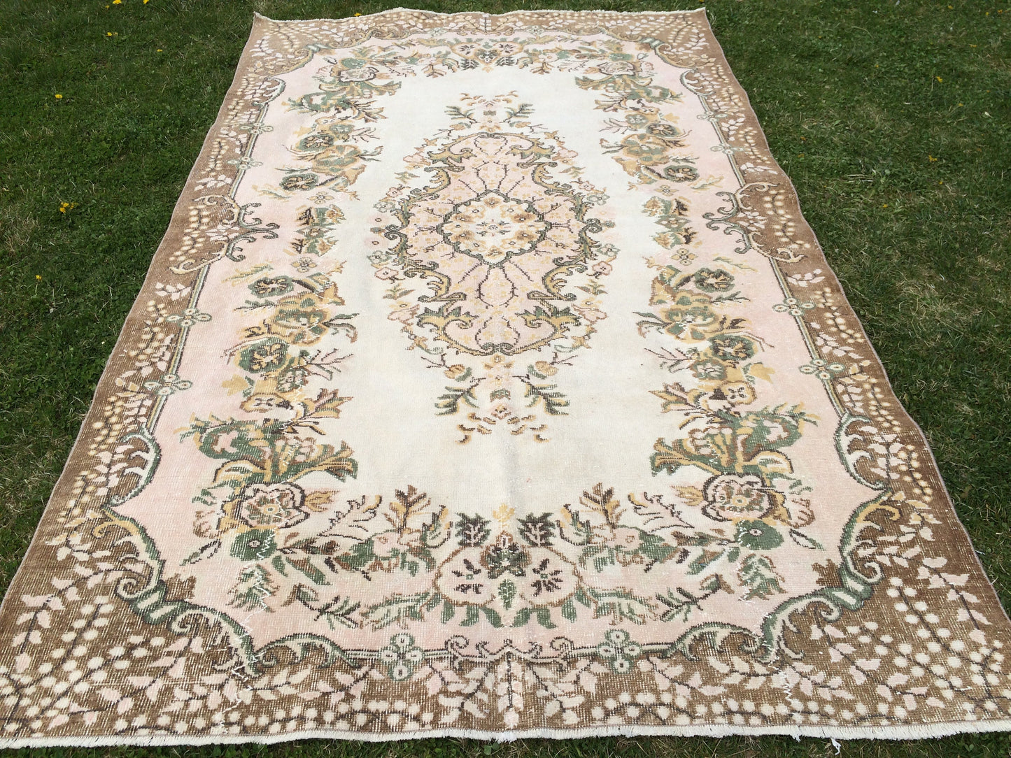 9 x 5.6 Turkish Rug Large Area Rugs Oushak Vintage Rug Oushak Rug Turkish Oushak Rug Soft Pink Rug 6x9 Muted Persian Rug