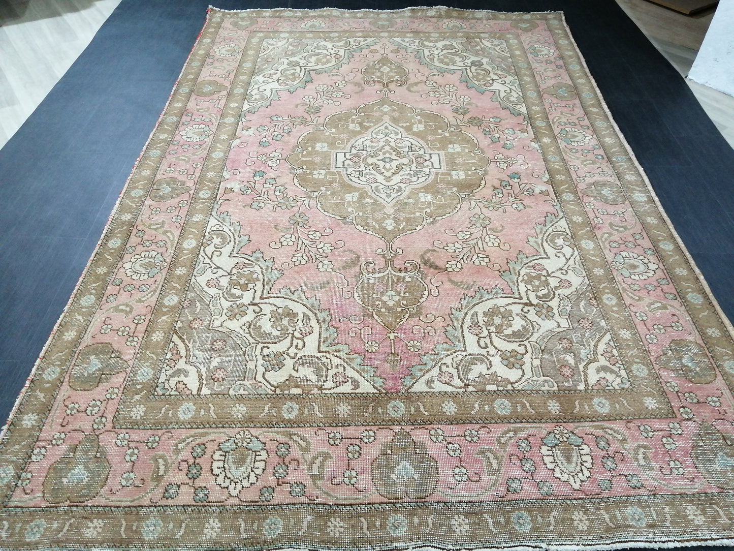 Vintage rug,  Muted Persian  Rug, 6.3 x 9.6 ft. Rug, turkish Rug, Pink Oushak  rug, Pink Handmade Rug, Hand Knotted Rug, wool Rug,