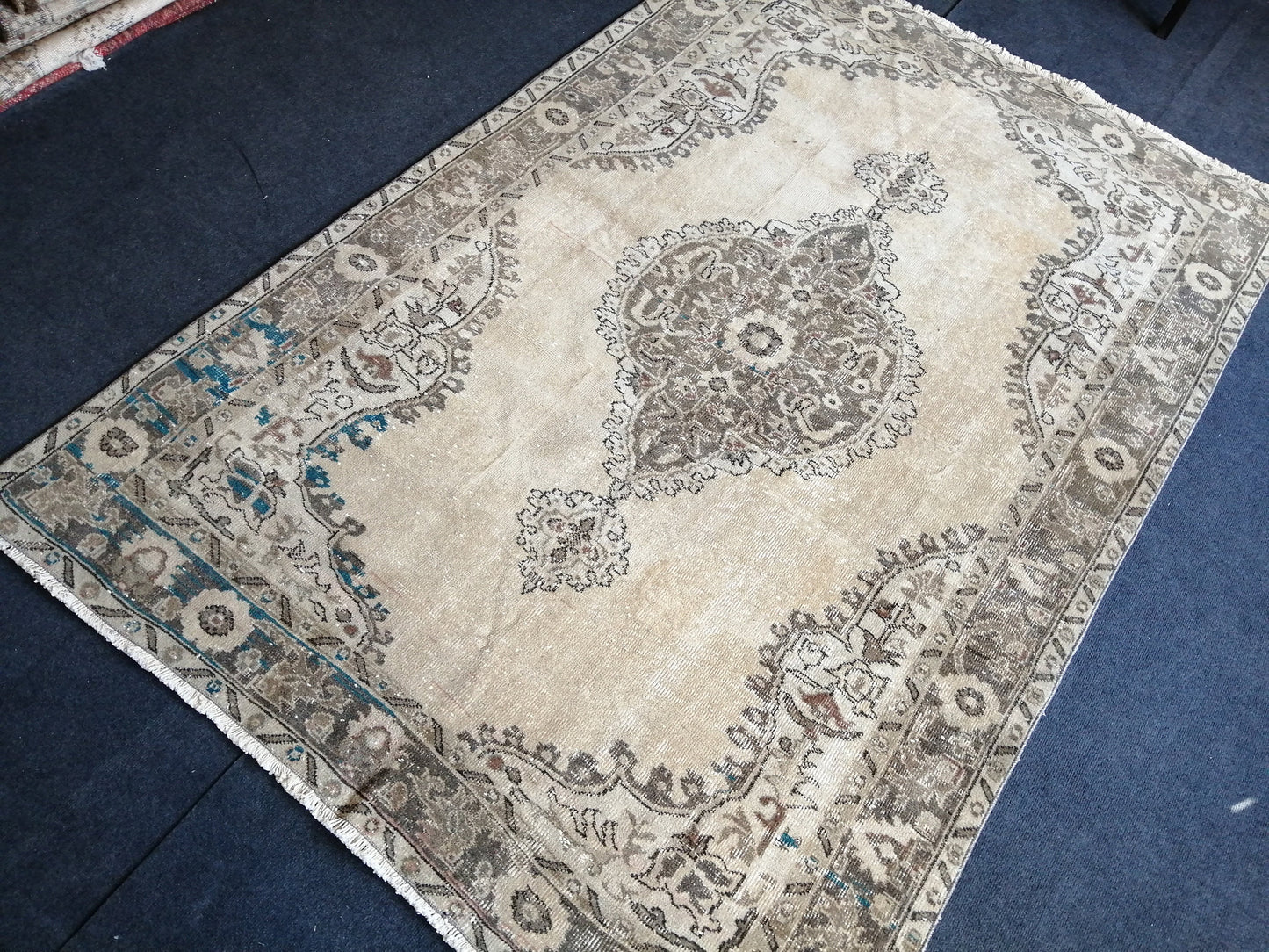 5.3 x 8 TURKISH Muted Rug Vintage  Rug Vintage Persian Rug Wool Oushak Rug Hand Made Rugs Vintage Turkish Rug