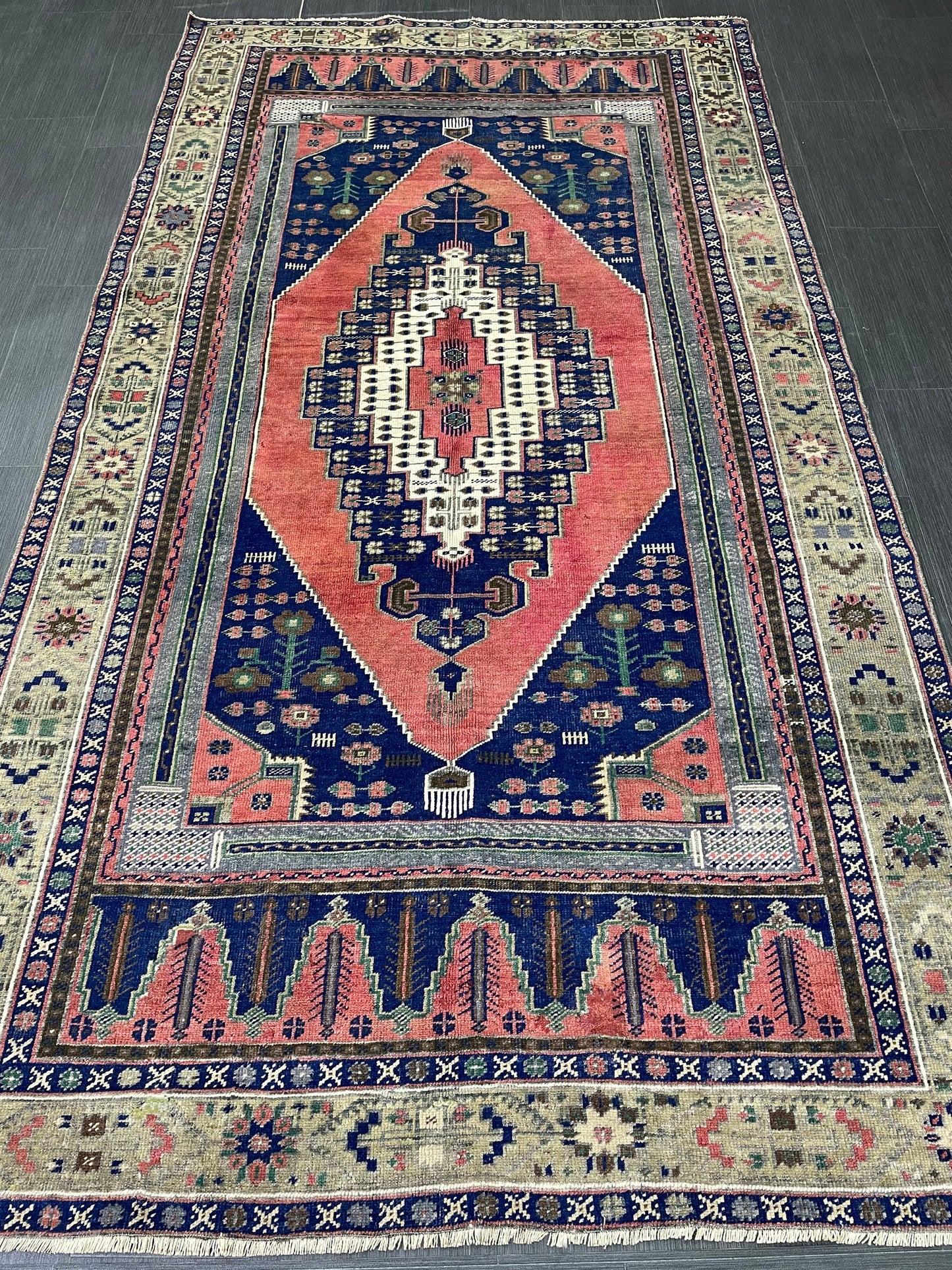 OUSHAK RUG TURKISH Vintage 4.9 x 9 Rug Vintage Oriental Rug Vintage Rug Wool Hand Knotted 5x9 Rug Hand Made Rugs Vintage Turkish Rug