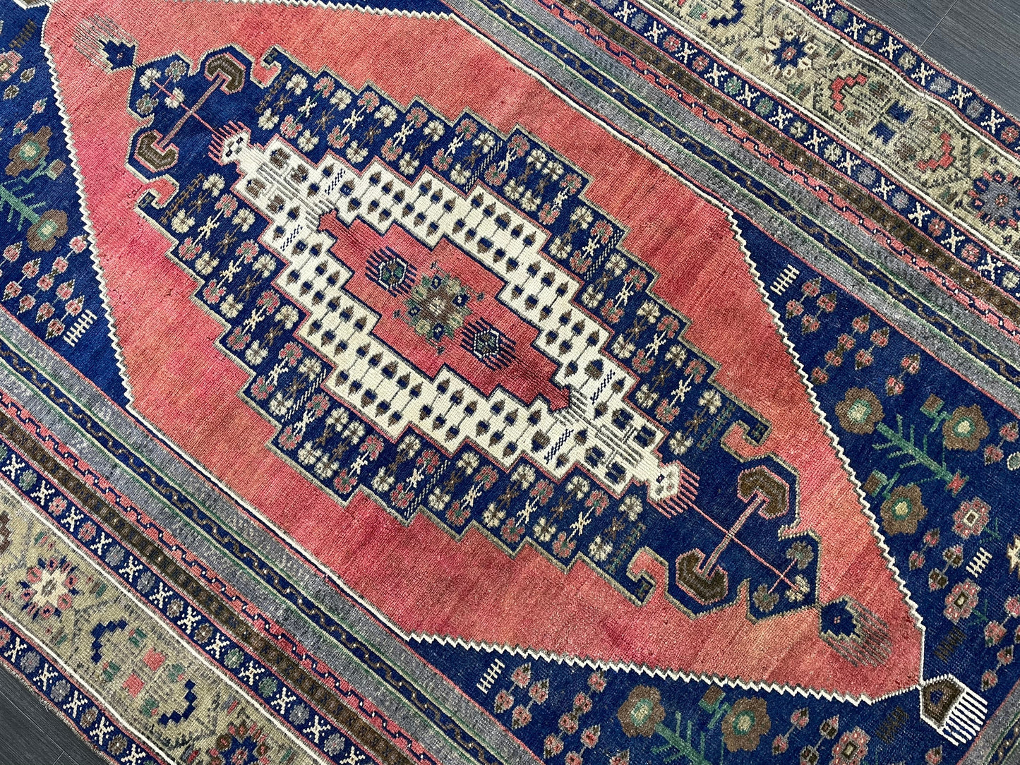 OUSHAK RUG TURKISH Vintage 4.9 x 9 Rug Vintage Oriental Rug Vintage Rug Wool Hand Knotted 5x9 Rug Hand Made Rugs Vintage Turkish Rug