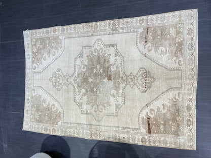 Antique Rug, Vintage 4.4 x 6.7 Rug, Turkish Wool Rug, Oushak Rug, Fine Hand Knotted Rug, Persian Rug, Handmade Rug