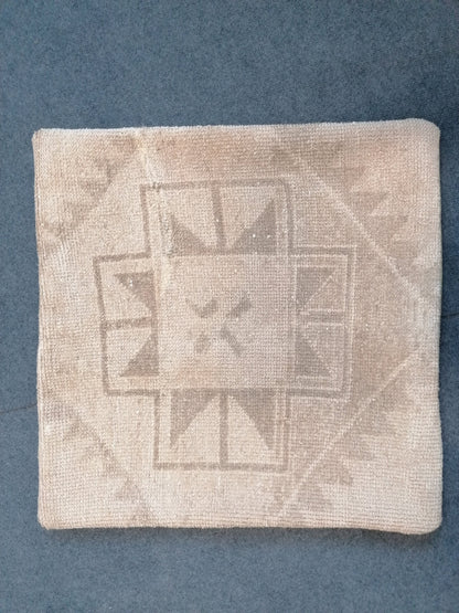 Faded turkish pillow hand made rug, vintage smalls rug, anatalion pillows rug, old pillows team