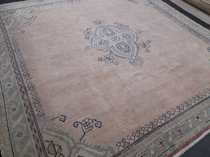 SQUARE RUG Antique 9.5 x 9.5 Rug TURKISH Oushak Rug Vintage Rug Wool Antique Rug Hand Made Rug Vintage Oriental Rug Natural Wool and Dye