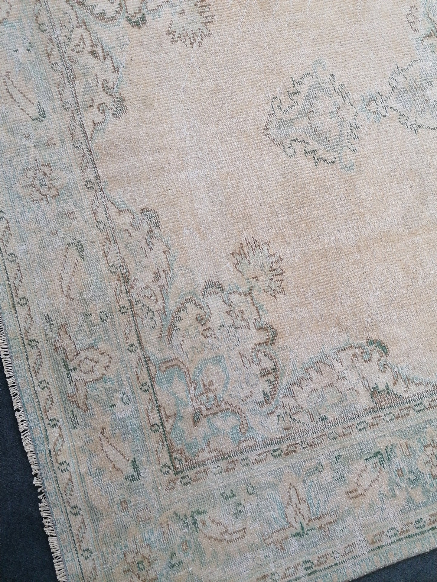 7 x 10 Distressed vintage rug  large handmade rug, antique rug, rustic rug, floral rug turkish rug, farmhouse rug, wool rug