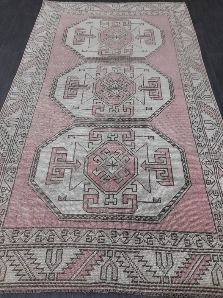 Vintage Turkish Rug, Dusty Pink Oushak Rug 4 x 6.8 Distressed Hand Knotted Wool Vintage Rug, Oriental Rugs, Fun Rug, Hand Made Rug 4x7 Rug