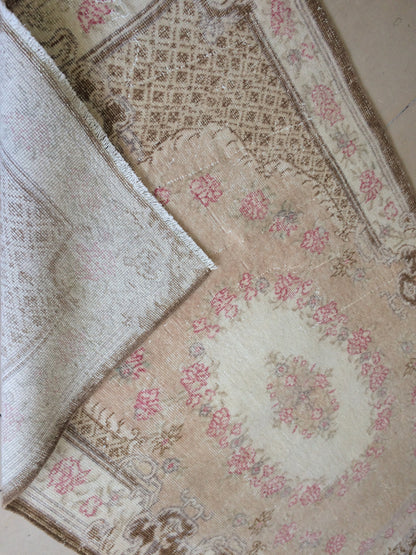 Vintage Rugs, Eclectic Rug, Shabbychic Rug, Rustic Rug, Vintage Rug Runner, Vintage Turkish Rug, Farmhouse Rug, Vintage Rug,Vintage 7x4 rugs