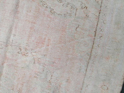 Distressed vintage rug 5'8x9 muted hand made rug, faded antique rug, rustic rug, floral rug turkish rug farmhouse rug,vintage rug, wool rug
