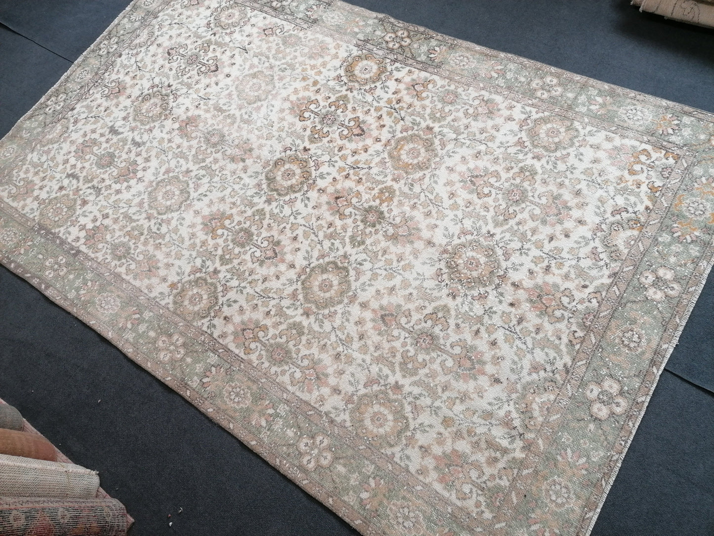 6.3 x 10 Oushak turkish rug vintage rug, vintage oushak rug, handmade rug