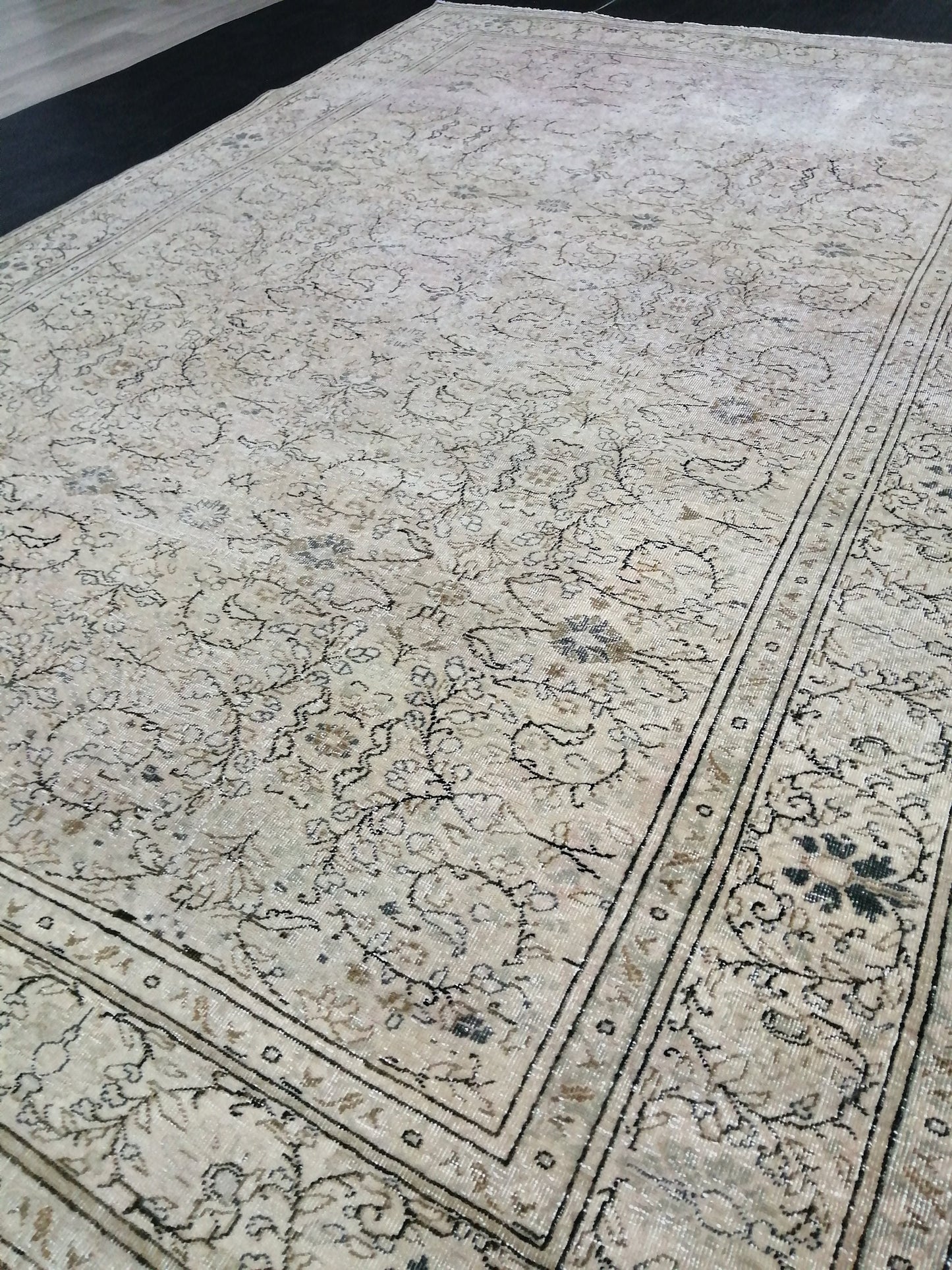 Muted Distressed Vintage Rug 9.2 x 6 Turkish  Rug, Muted Rug Oushak Rug Floral Rug Oriental Rug Antique Rug