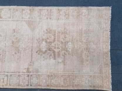 Neutral vintage rug, oushak rug, 3'2x9'2 hallway handmade rug