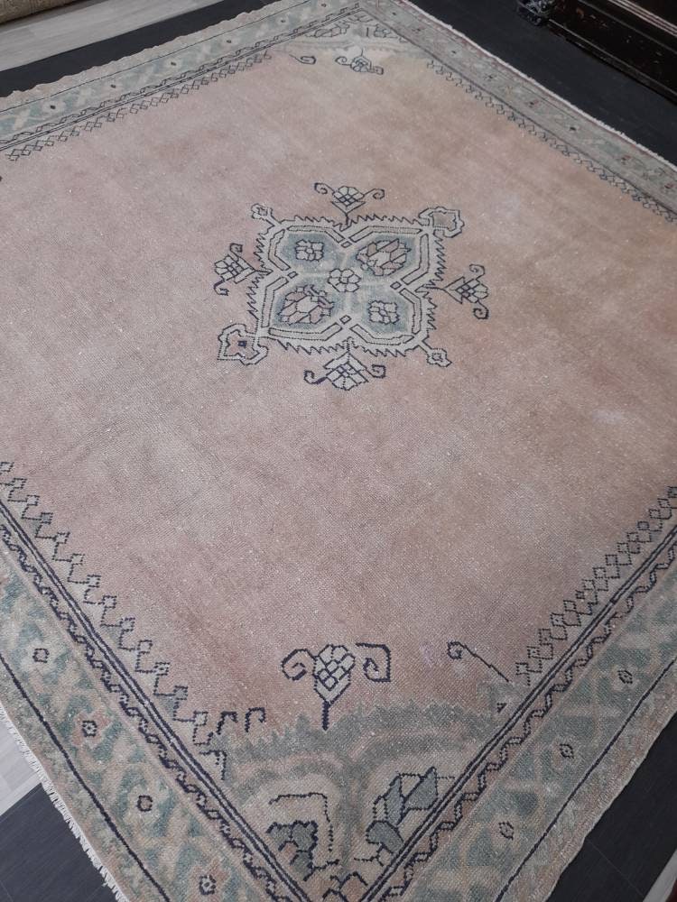 SQUARE RUG Antique 9.5 x 9.5 Rug TURKISH Oushak Rug Vintage Rug Wool Antique Rug Hand Made Rug Vintage Oriental Rug Natural Wool and Dye