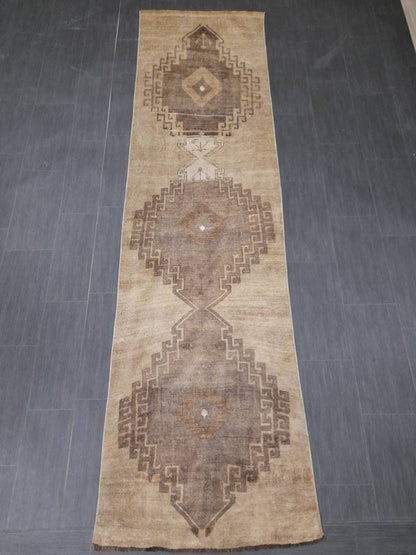 Neutral Vintage Runner Rug 2.7 x 10.3 Brown Vintage Runner Rug Turkish Hallway Runner Kitchen Runner Wool Runner Rug Oushak Runner No Dye