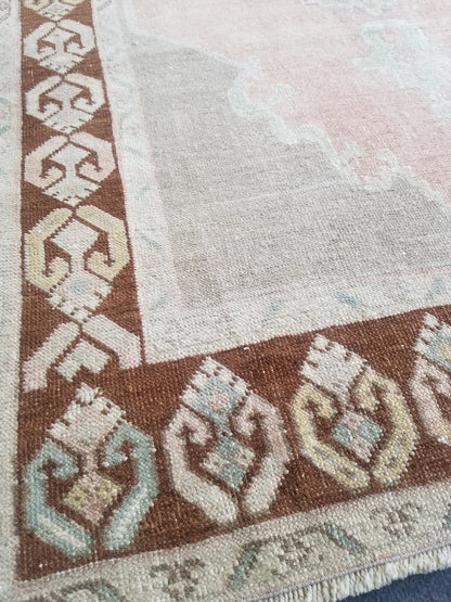 Turkish oushak rug,muted runner rug, pastel vintage wool rug,turkish handmade runner rug,rustic rug, bohemian rug 3'9x9'5 ft