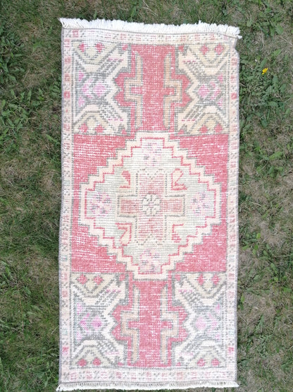 Turkısh rug vıntage rug,  small vıntage turkısh rug, hand made rug,wool rug3x1'7 feet