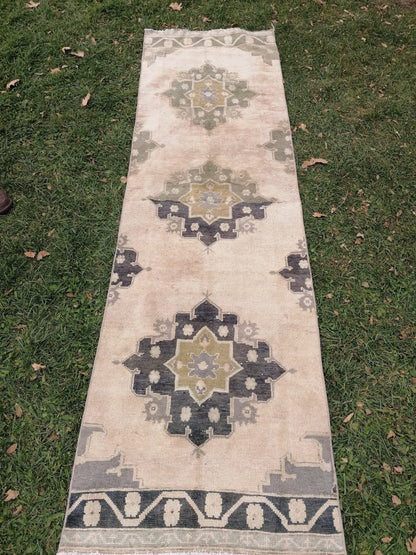 Turkish runner rug, vintage runner rug, vintage oushak rug, vintage anatolian rug,unique hand made rug,kitchen runner rug 8'5x2'6