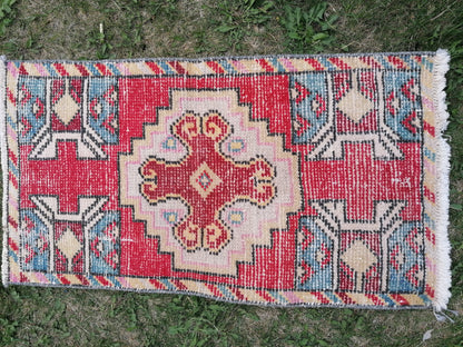 Vintage turkish rug, small oushak vintage rug, vintage rug,kitchen rug, vintage anatolian rug 2'10x1'7 feet