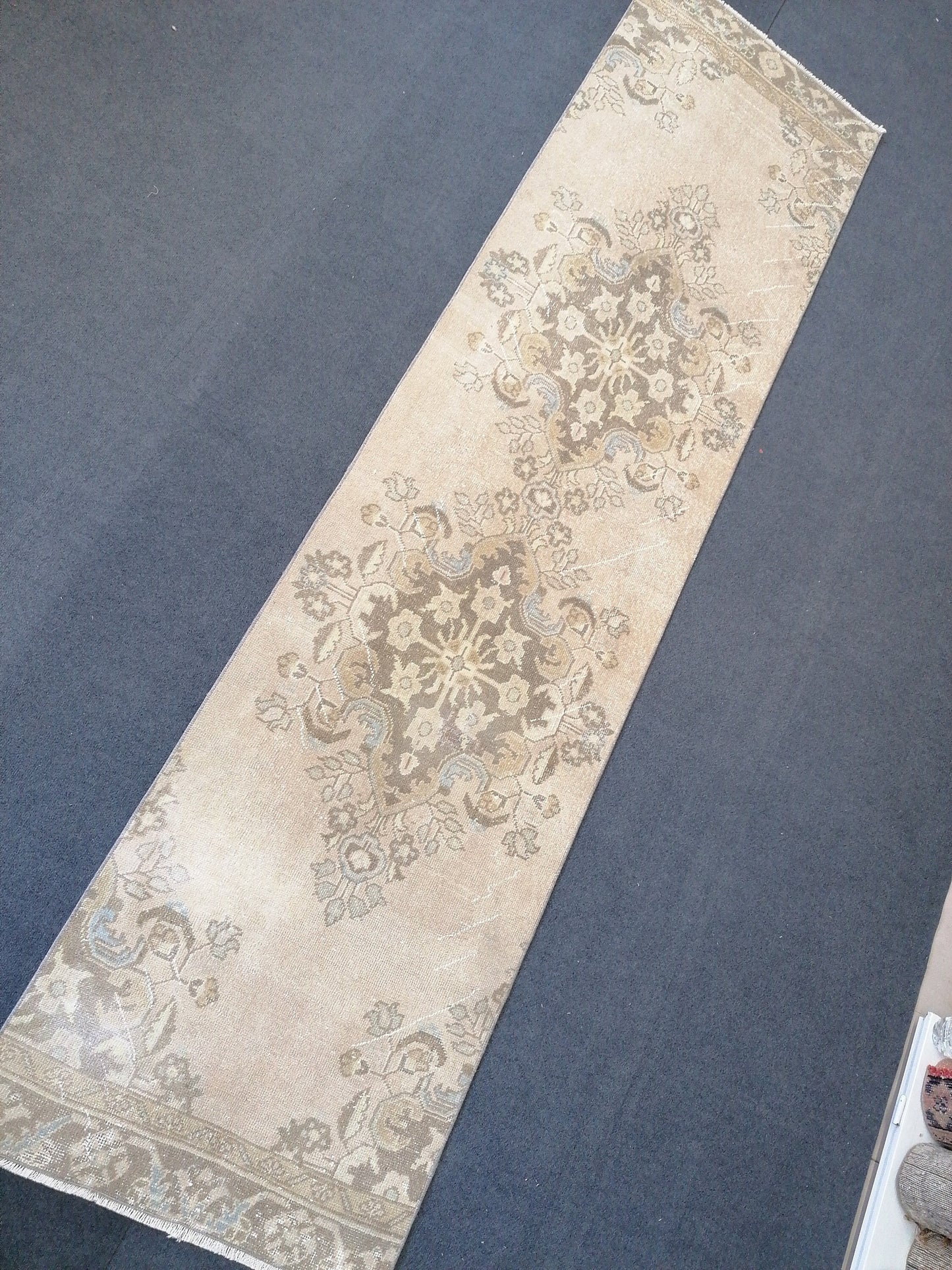 10'5x2'8 oushak runner rug , turkish runner rug, vintage turkish runner rug, oushak vintage runner rug, vintage rug, kitchen runner rug