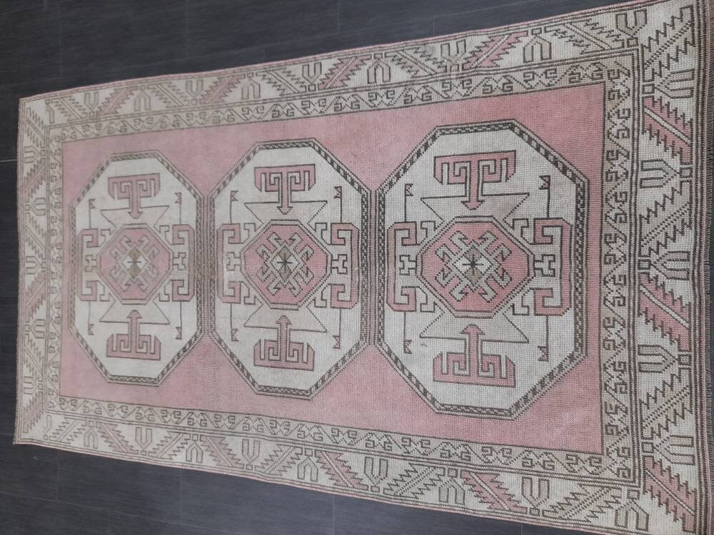 Vintage Turkish Rug, Dusty Pink Oushak Rug 4 x 6.8 Distressed Hand Knotted Wool Vintage Rug, Oriental Rugs, Fun Rug, Hand Made Rug 4x7 Rug