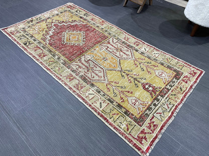 Vintage RUG, TURKISH Rug, Wool Oriental 2.5 x 4.7 Rug, Handmade Rugs, Red Oriental rug, Hand Knotted rug